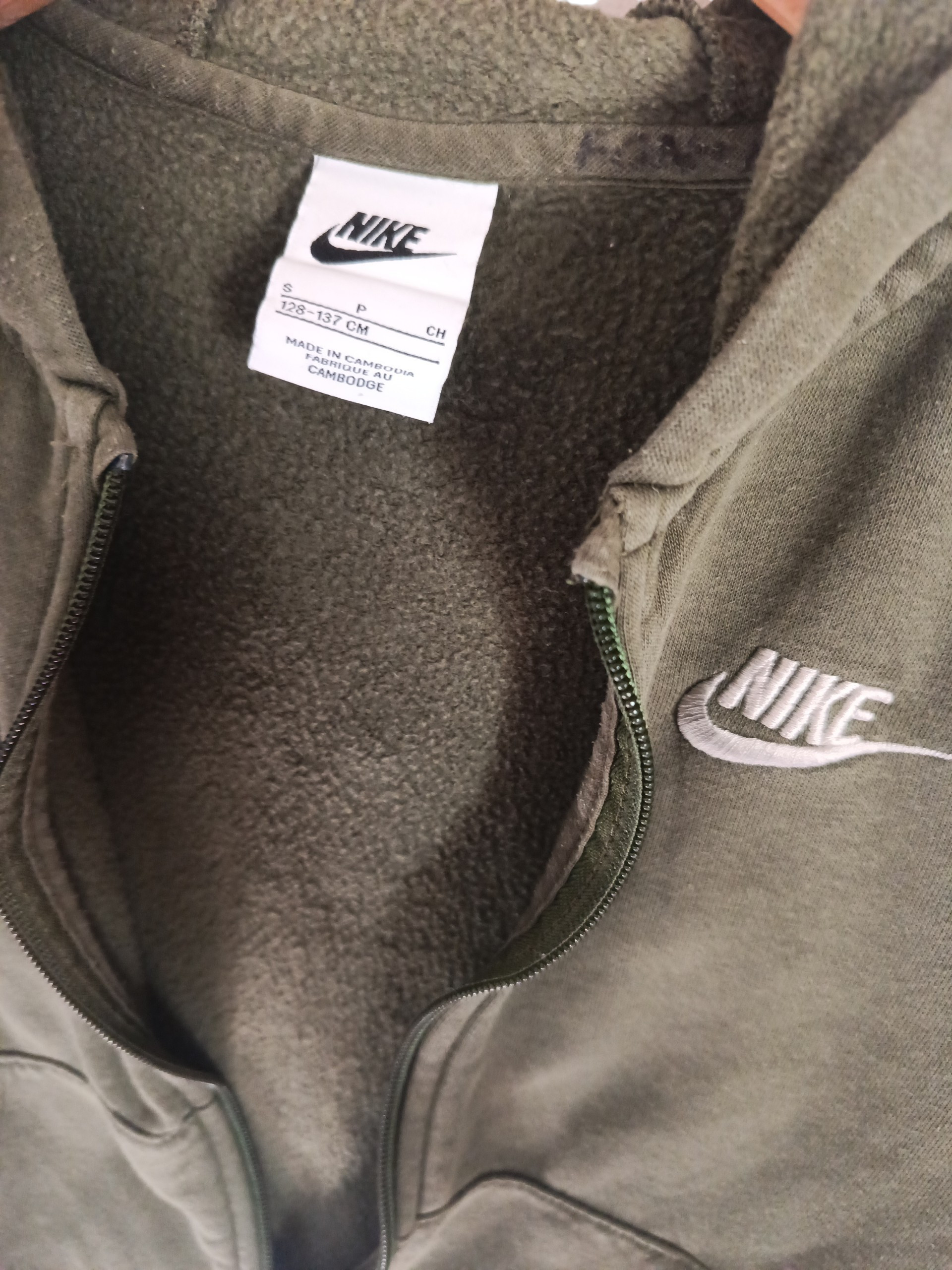 Sweat zippé Nike enfant – kaki tendance – 8/10 ans A1670 – Image 2