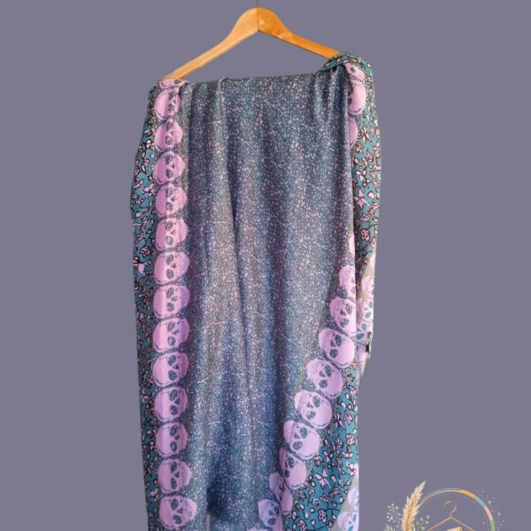 Écharpe longue à motifs têtes de mort – bleu, rose & turquoise A1812